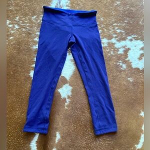 Lululemon cropped reversible leggings size 4